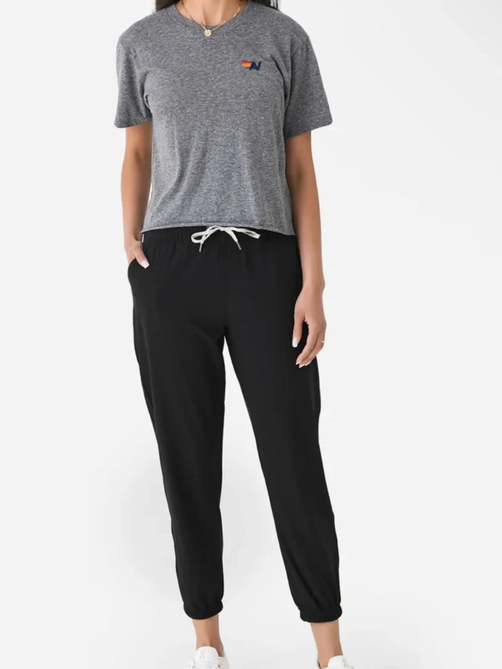 Vuori Women's Weekend Jogger medium - Picture 2 of 9